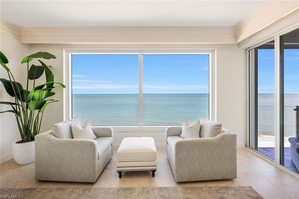 SEAPOINT AT NAPLES CAY - Residential