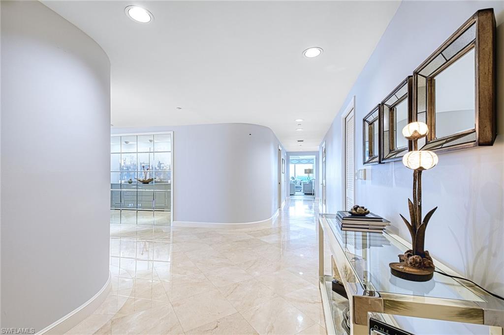 SEAPOINT AT NAPLES CAY - Residential