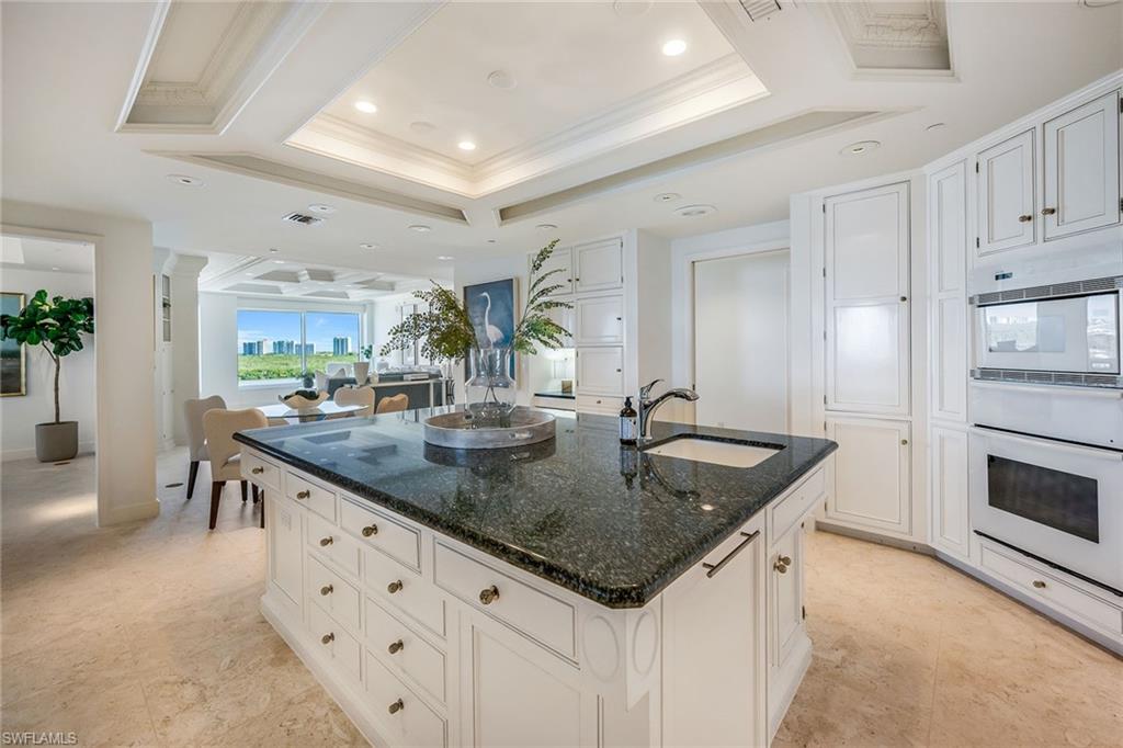 SEAPOINT AT NAPLES CAY - Residential