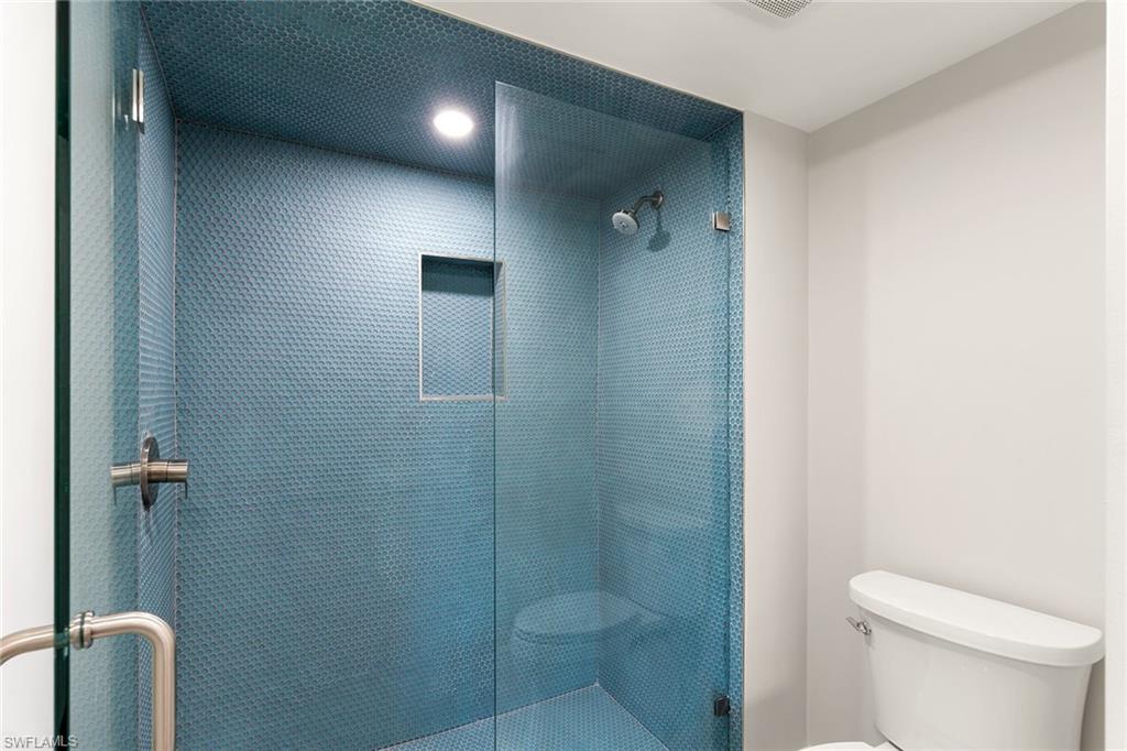 JENNIFER SHORES - Residential