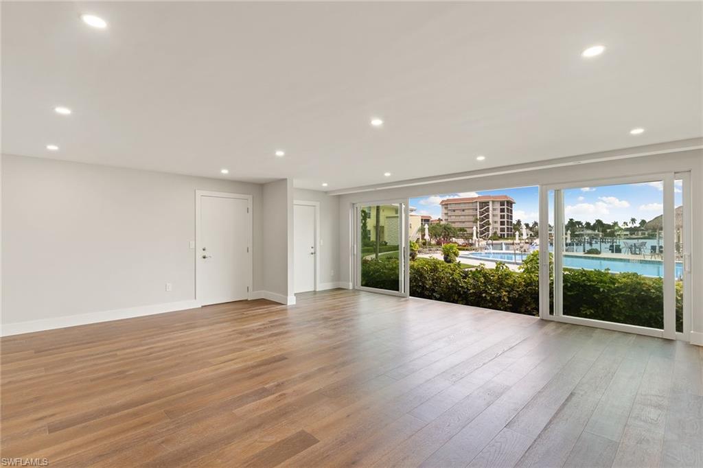 JENNIFER SHORES - Residential