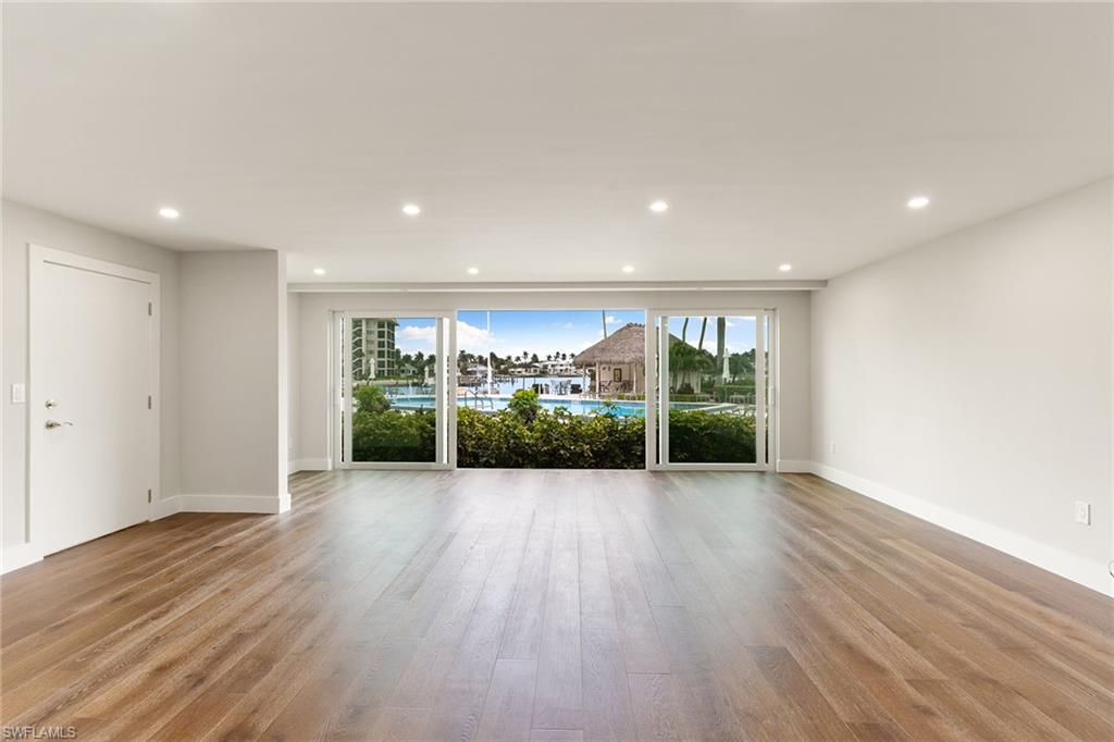 JENNIFER SHORES - Residential