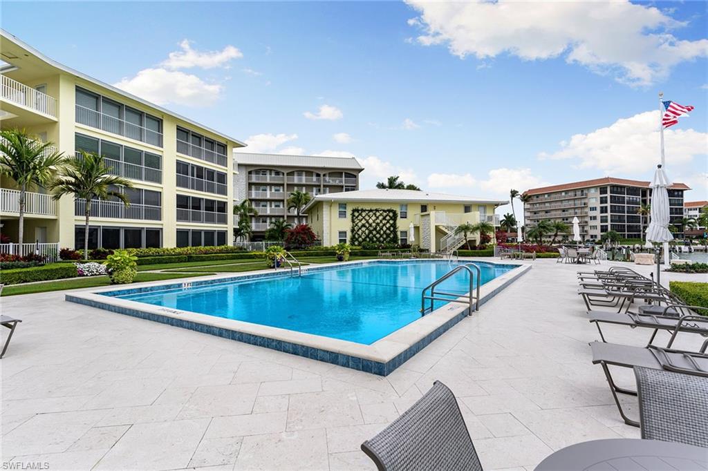 JENNIFER SHORES - Residential