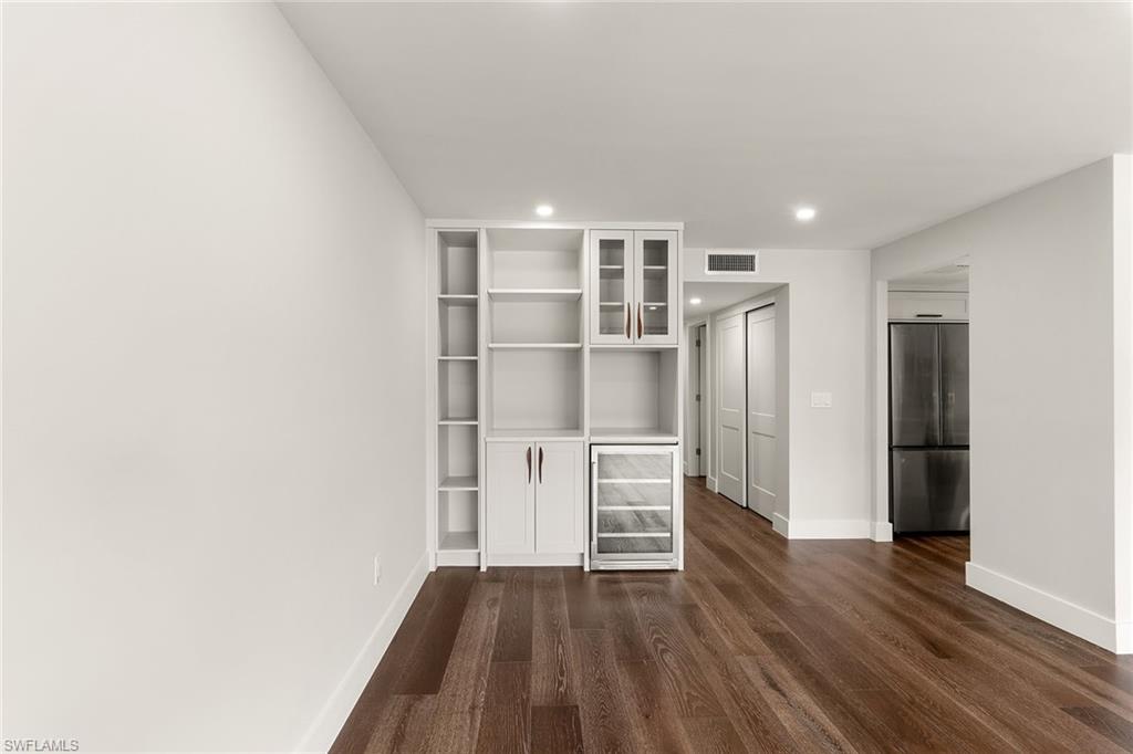 JENNIFER SHORES - Residential