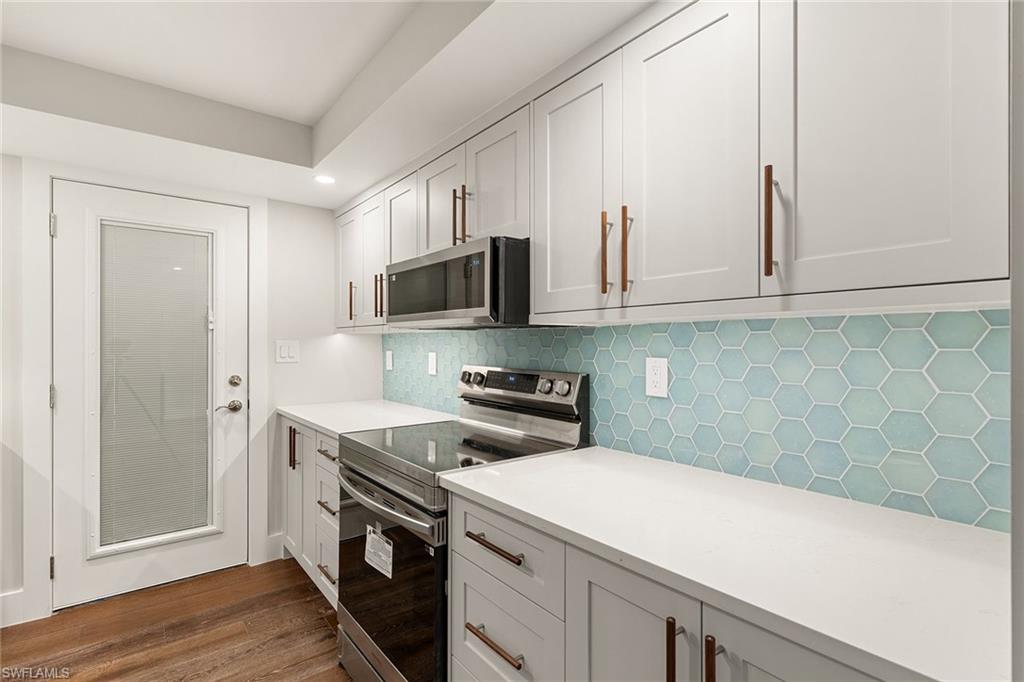 JENNIFER SHORES - Residential