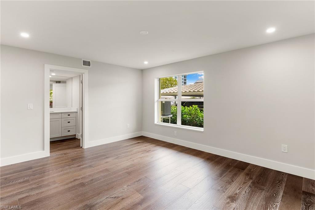 JENNIFER SHORES - Residential