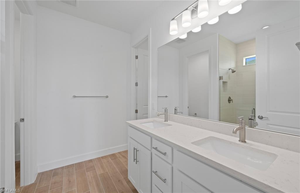 NORTHRIDGE - Residential