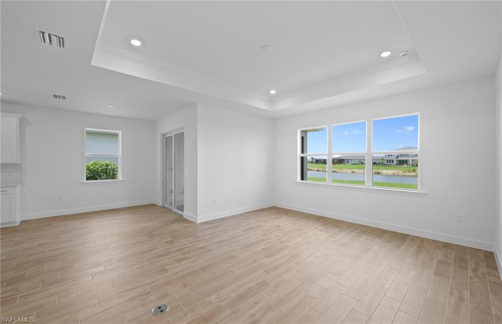 NORTHRIDGE - Residential