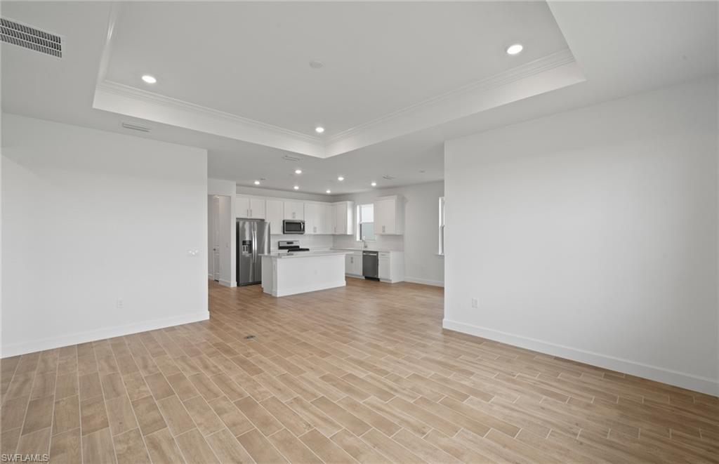 NORTHRIDGE - Residential