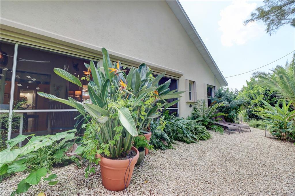 MANATEE BAY UNRECORDED SUBDIVISION - Residential