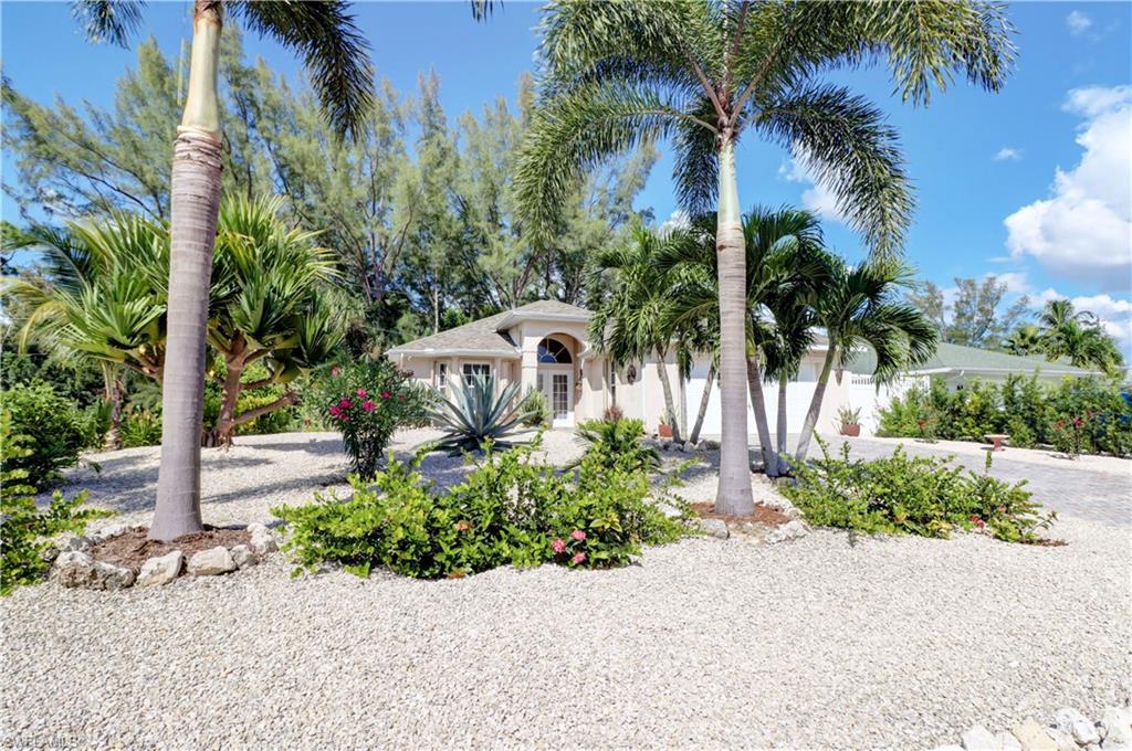 MANATEE BAY UNRECORDED SUBDIVISION - Residential