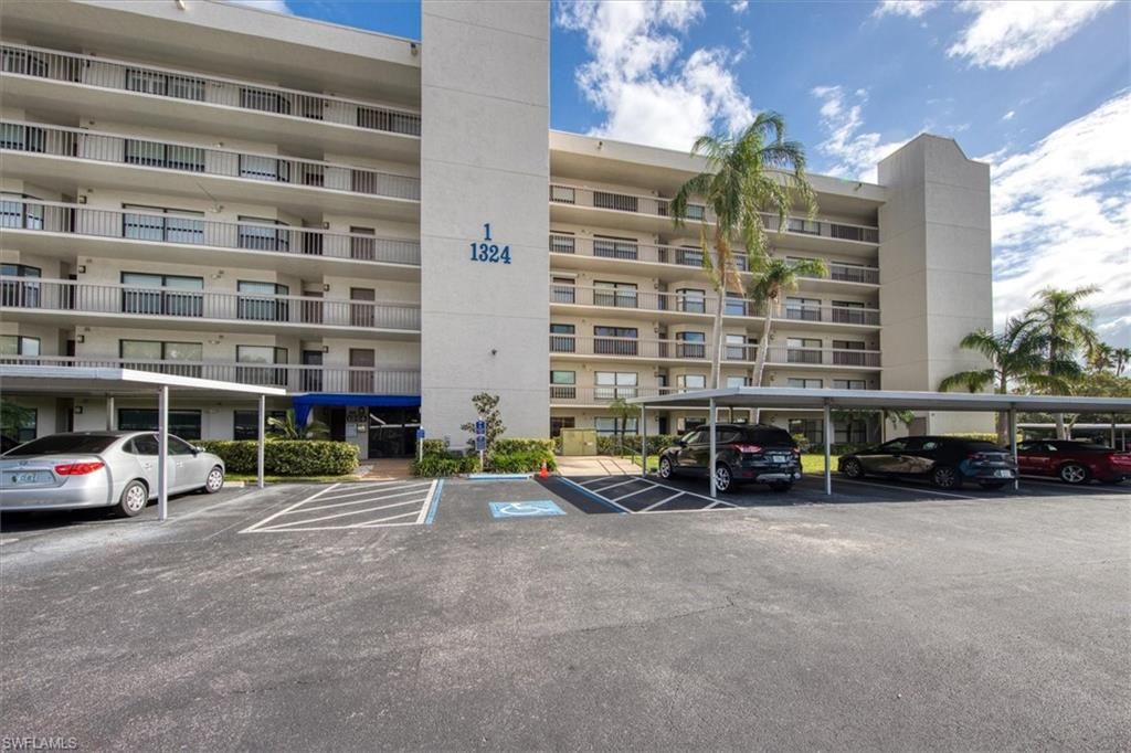 Photo of 1324 Pasadena AVE S #204, SOUTH PASADENA, FL 33707 (MLS # 226013649)