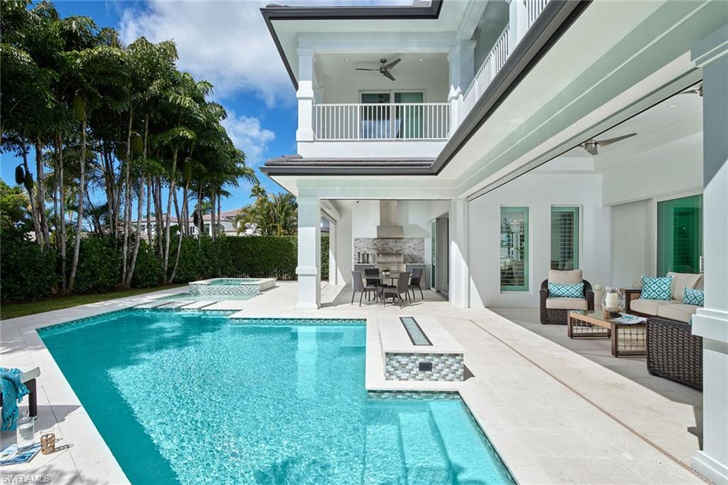 MOORINGS - Residential