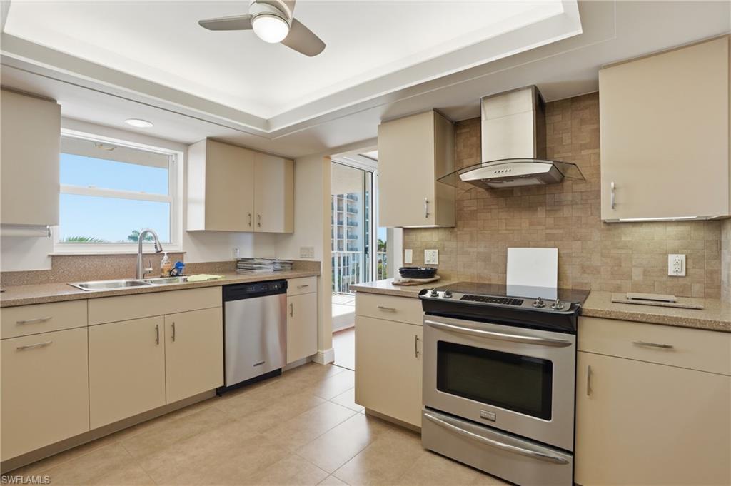 VANDERBILT SHORES - Residential