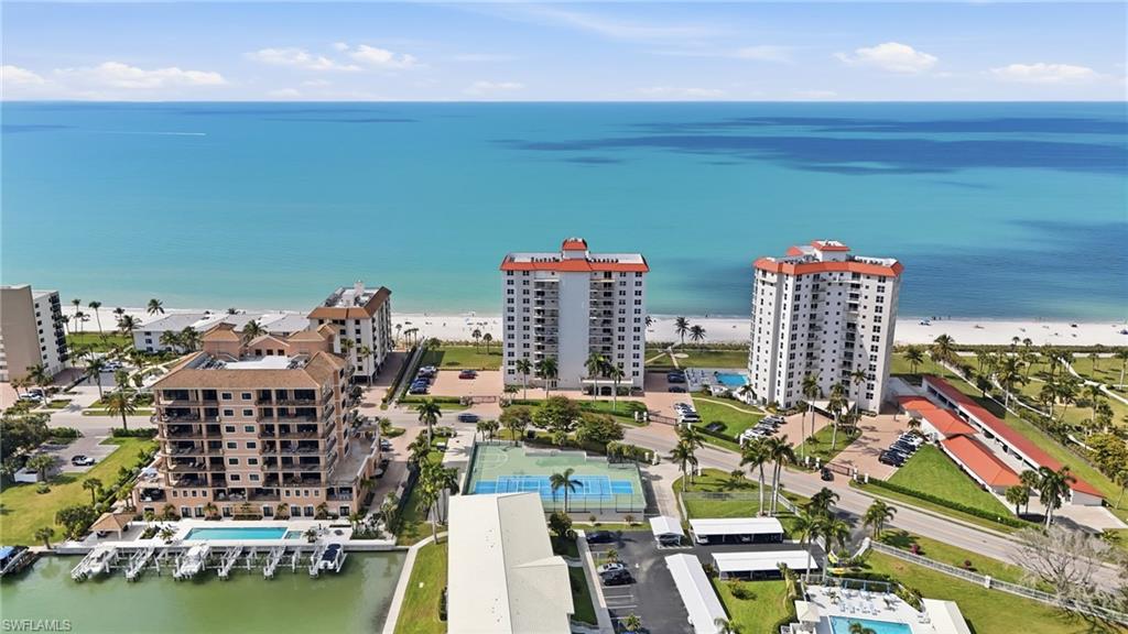 VANDERBILT SHORES - Residential