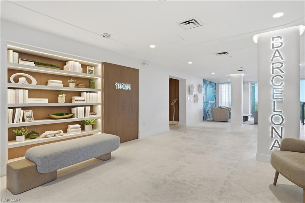 VANDERBILT SHORES - Residential