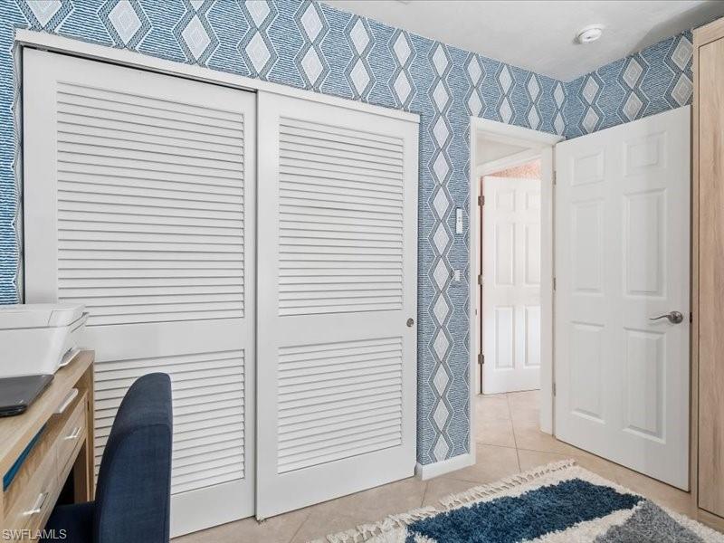 MARCO BEACH - Residential