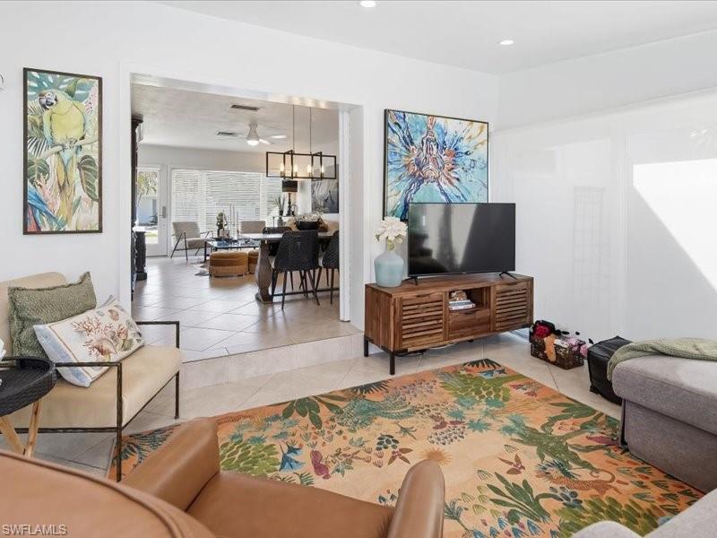 MARCO BEACH - Residential