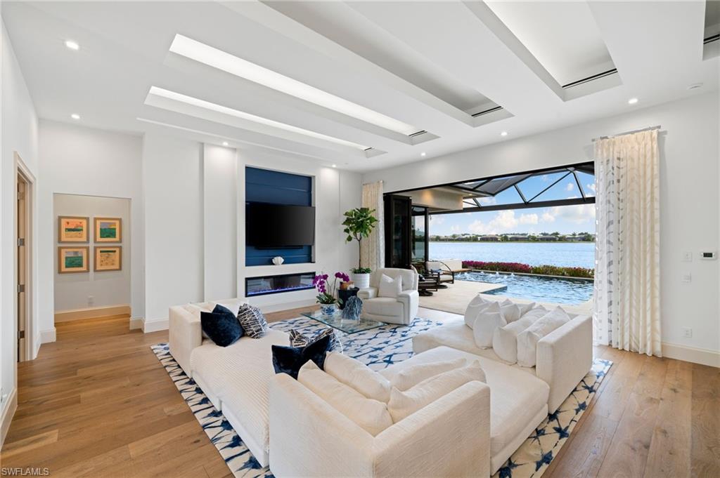 PARROT CAY - Residential