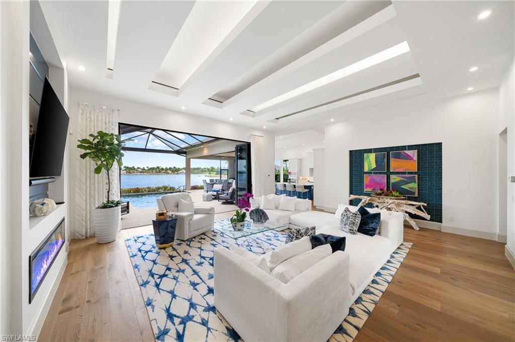 PARROT CAY - Residential