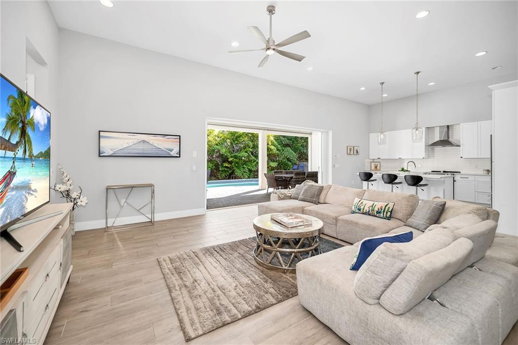 MARCO BEACH - Residential