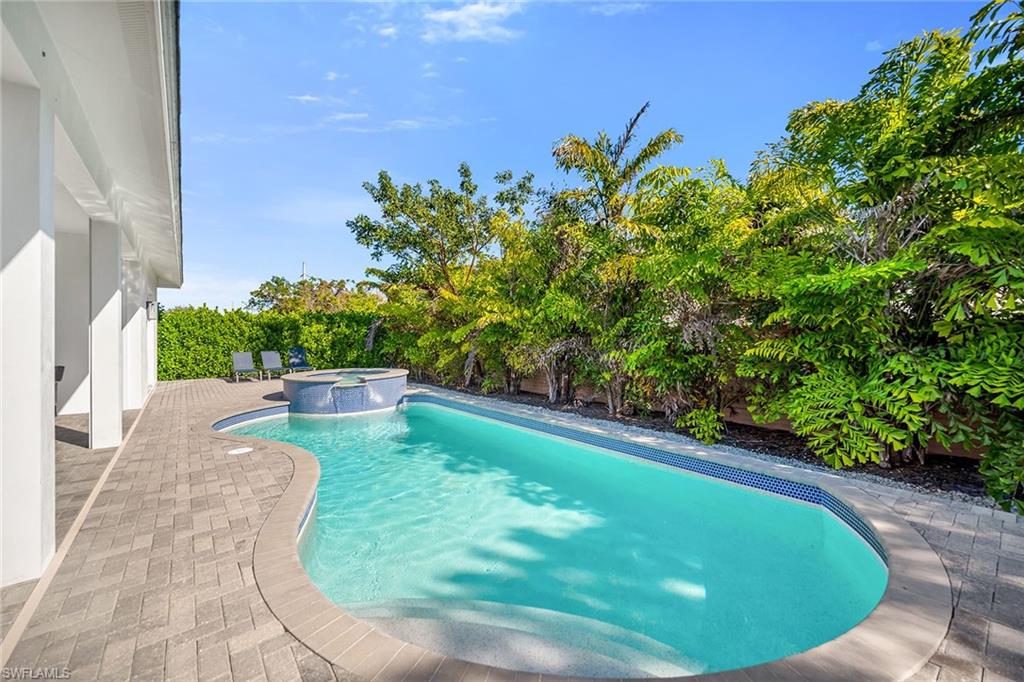 MARCO BEACH - Residential