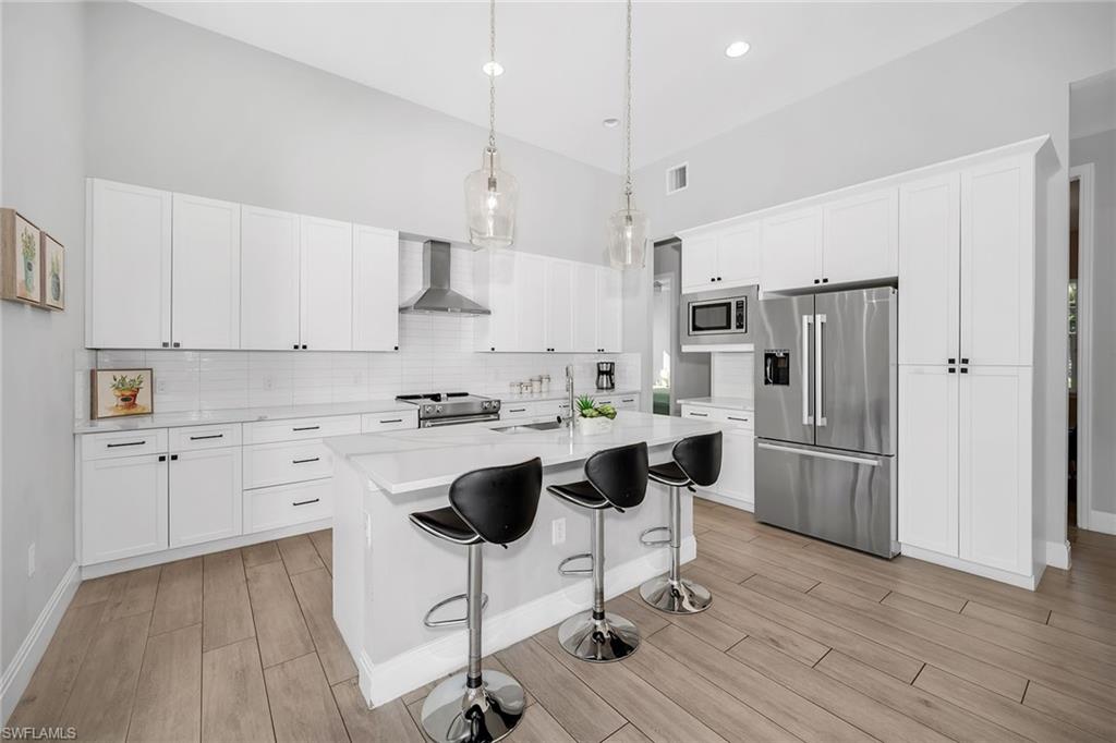 MARCO BEACH - Residential