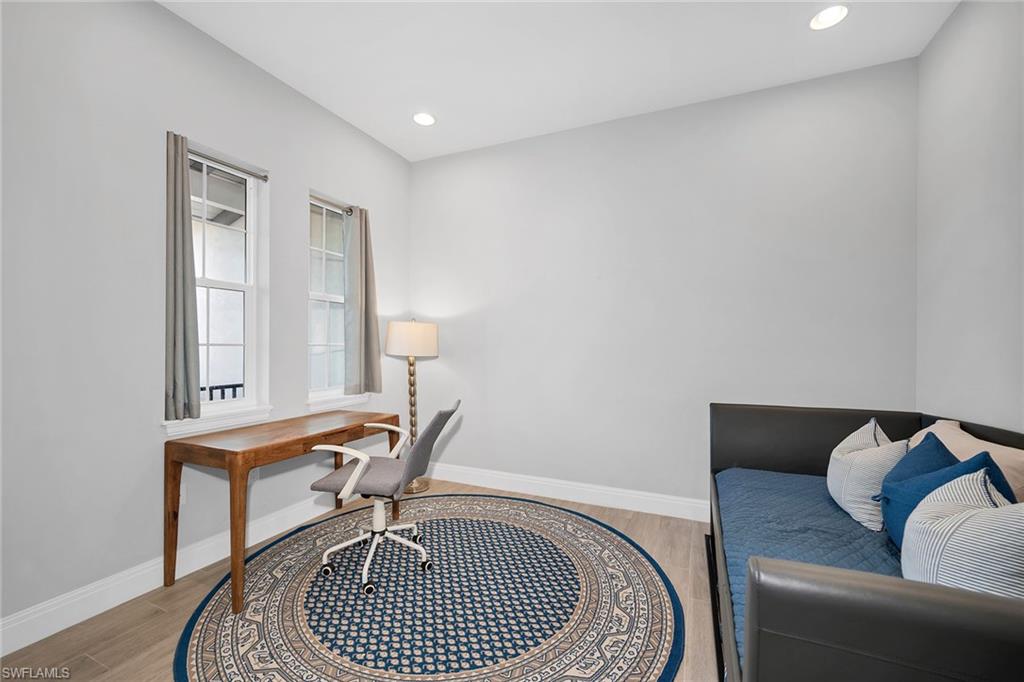 MARCO BEACH - Residential