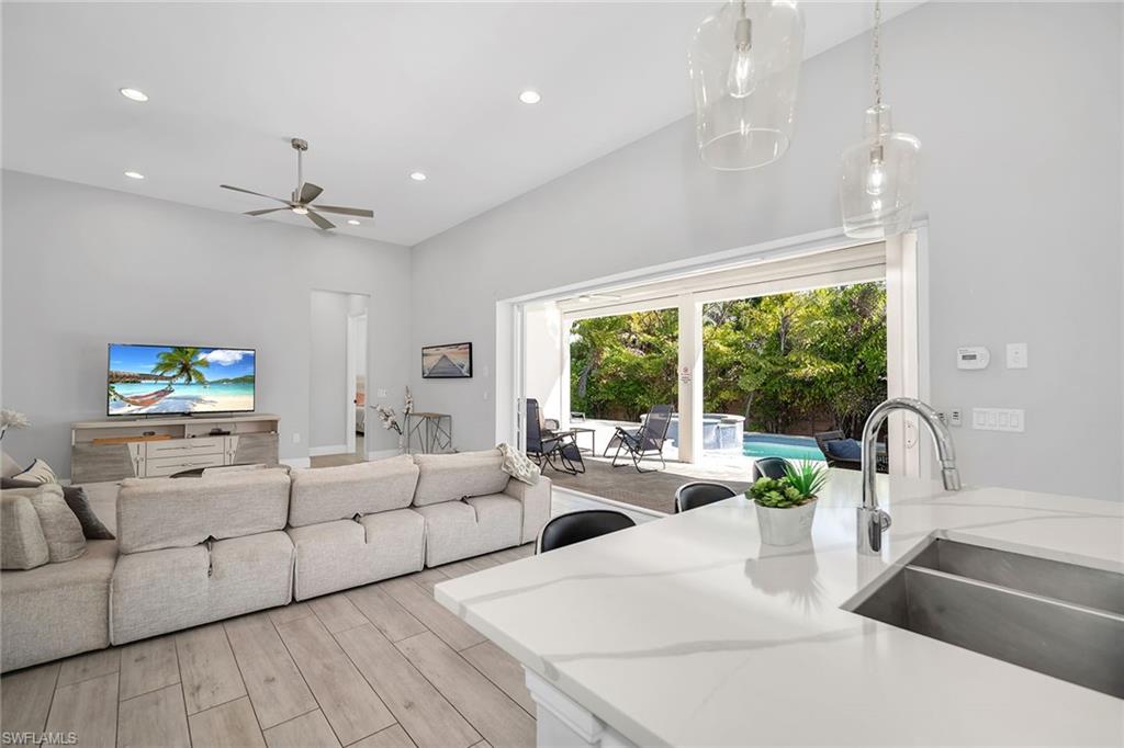 MARCO BEACH - Residential