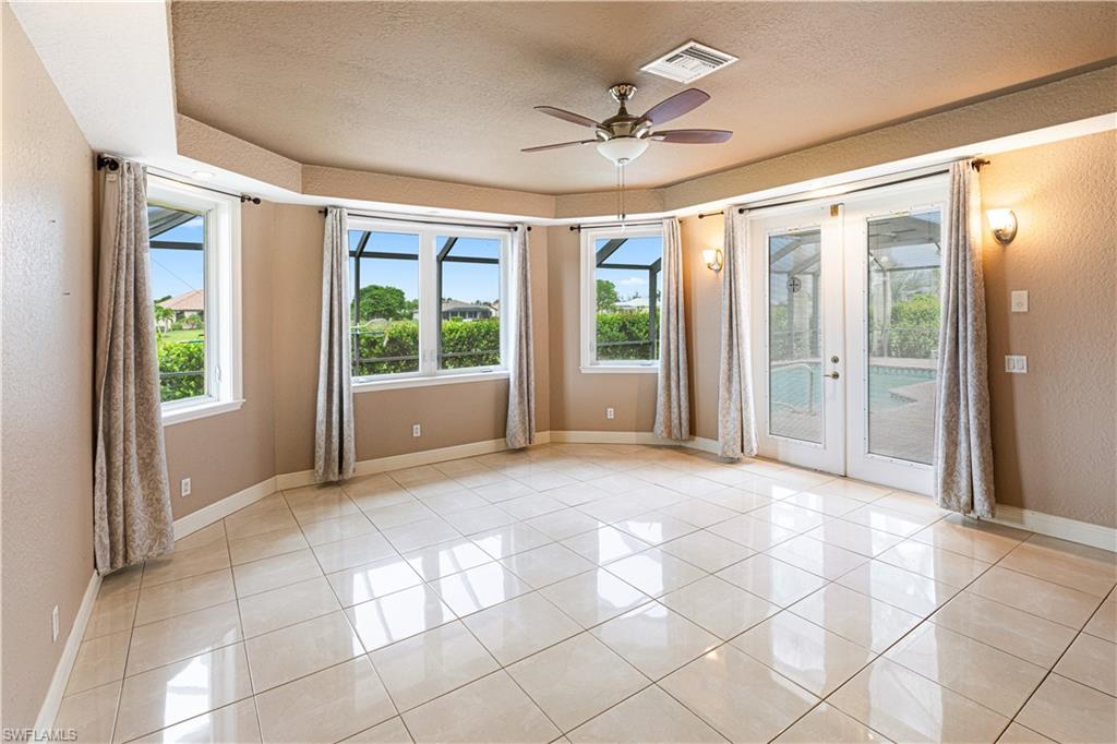 CAPE ROYAL - Residential