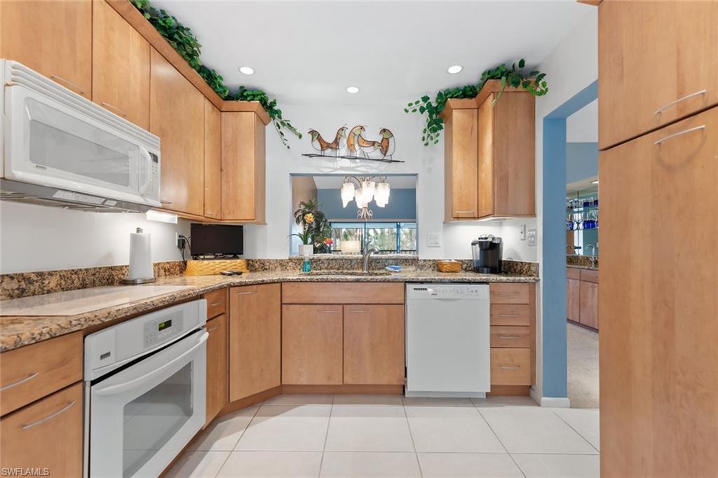 HAMPTONS AT KINGS LAKE - Residential