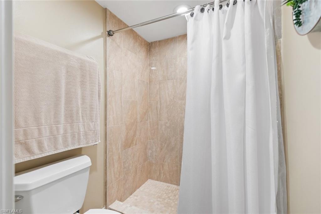 HAMPTONS AT KINGS LAKE - Residential