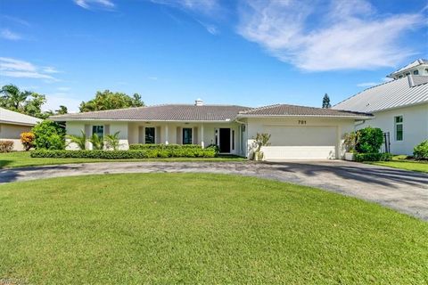 701 Harbour DR NAPLES FL 34103