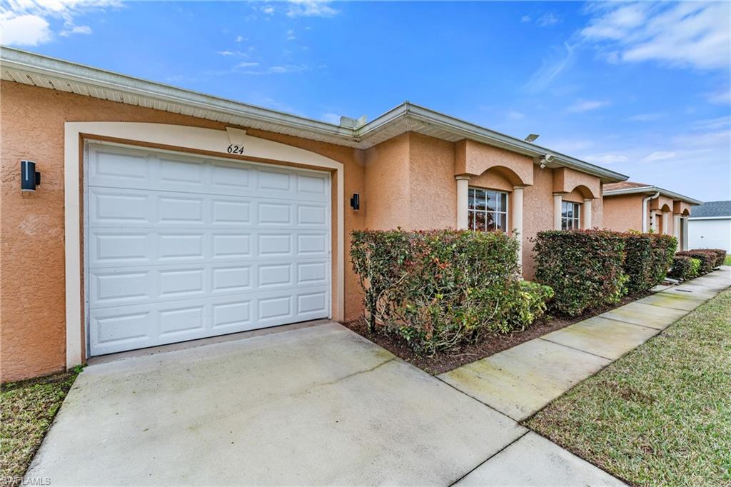 MIRROR LAKES - Residential