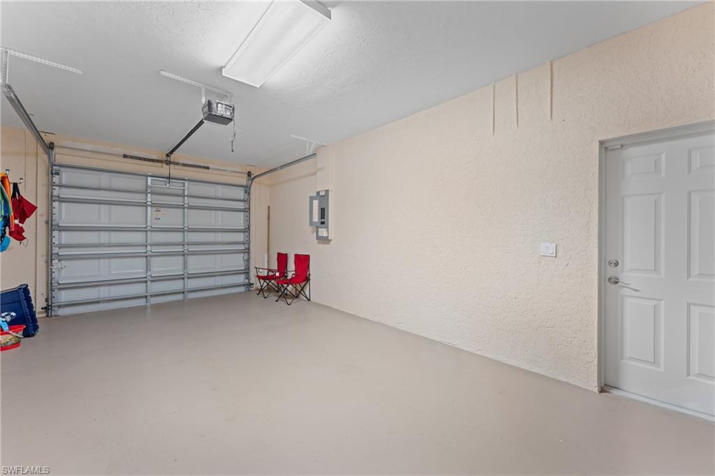 MIRROR LAKES - Residential