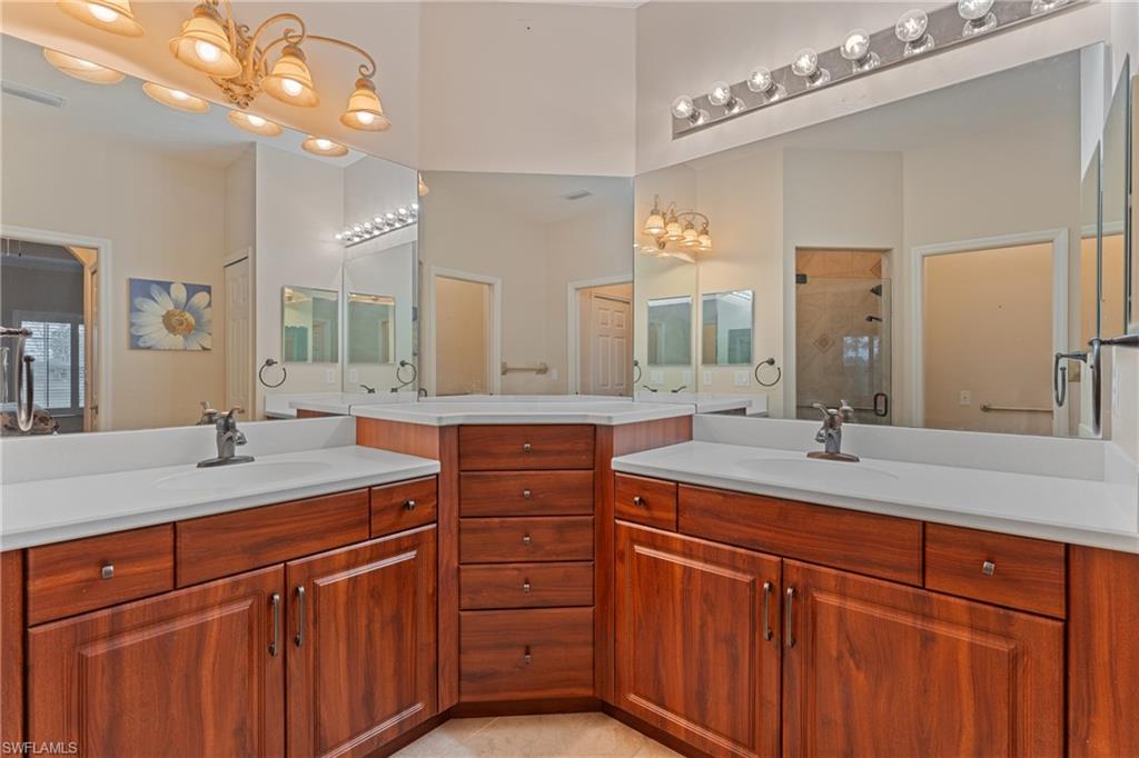 MIRROR LAKES - Residential