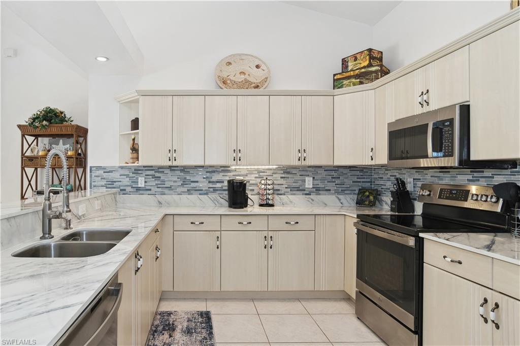 MARCO ISLAND - Residential