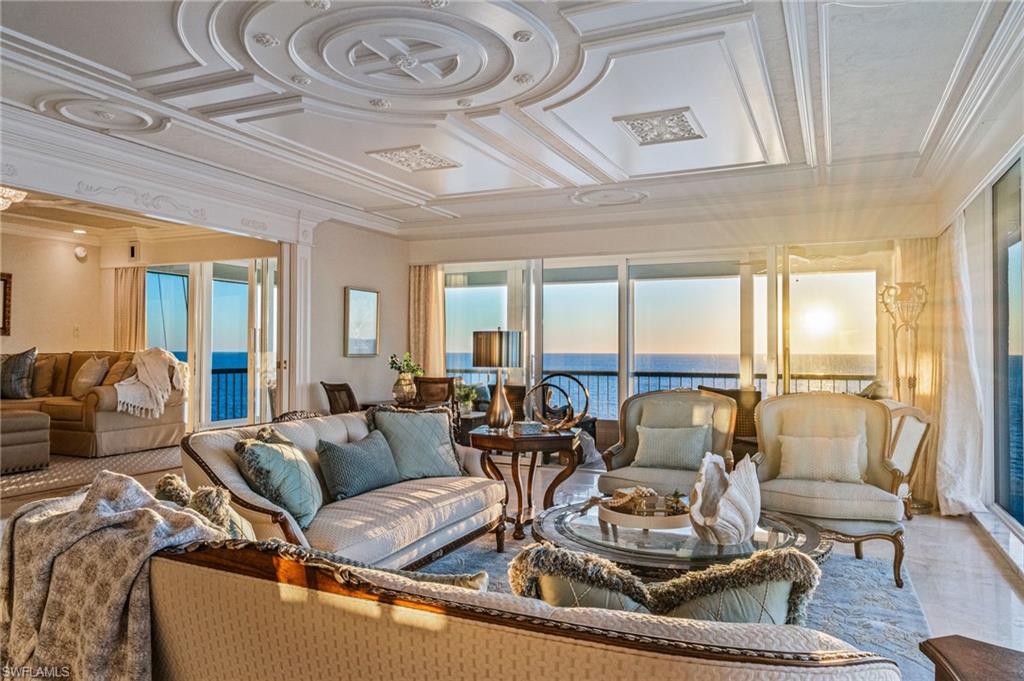 PARK PLAZA - Residential