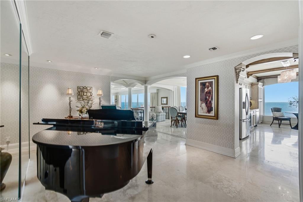 PARK PLAZA - Residential