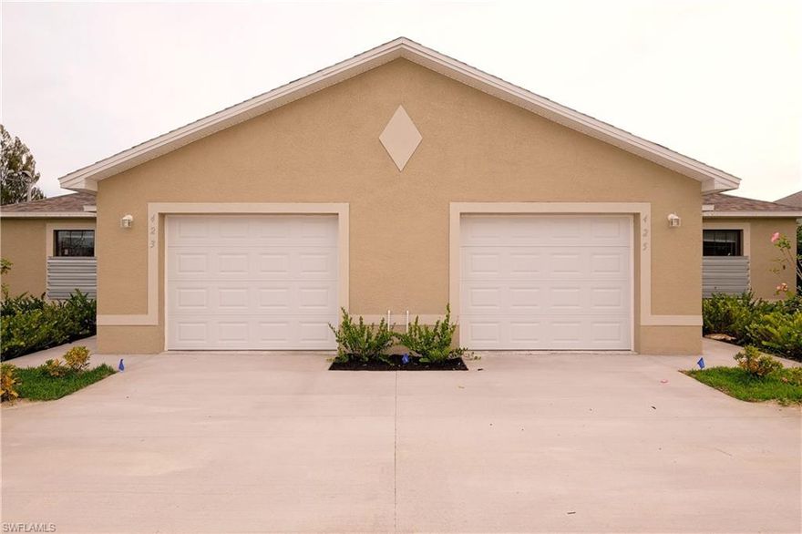3 BED 2 BATH 1 CAR GARAGE DUPLEX FOR RENT. LOCATED CLOSE TO THE CITY HALL, POLICE DEPARTMENT, ACROSS THE STREET FROM THE PARK. ALL TILED. AVAILABLE FEBRUARY 1.