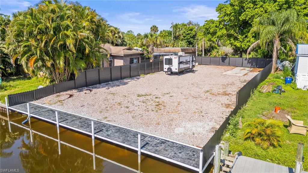 FORT MYERS SHORES - Land