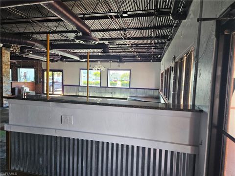 4805 S Cleveland AVE FORT MYERS FL 33907