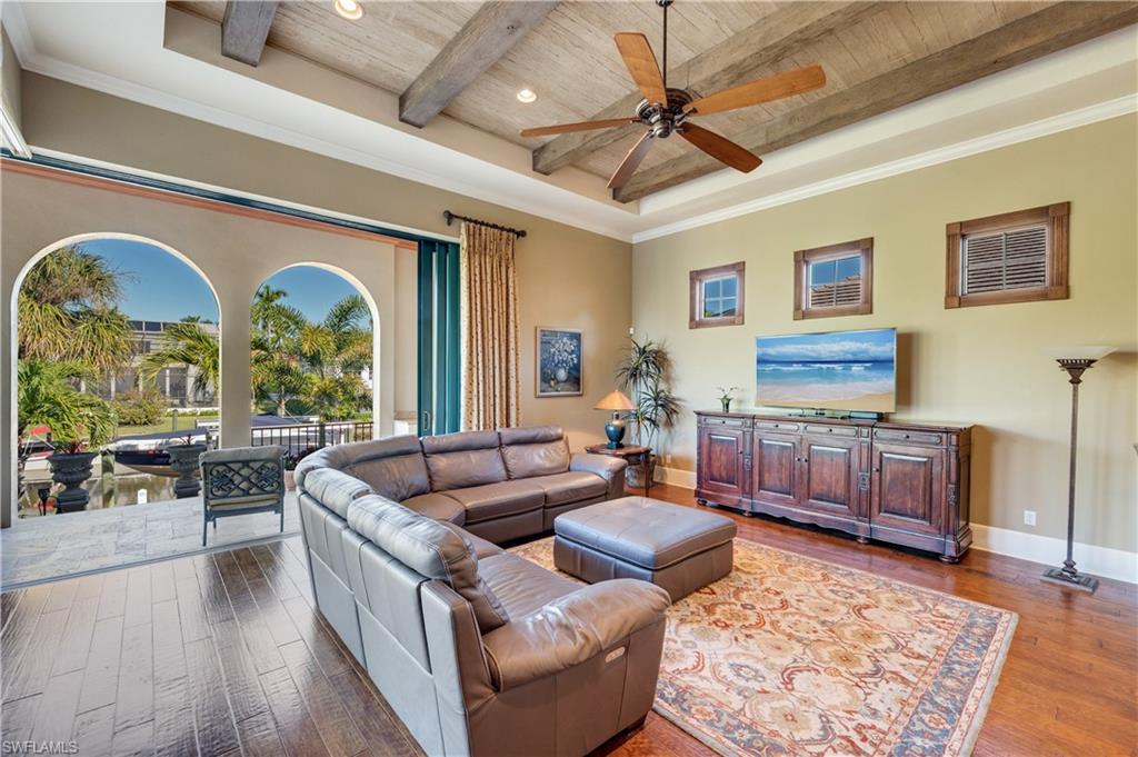 AQUALANE SHORES - Residential