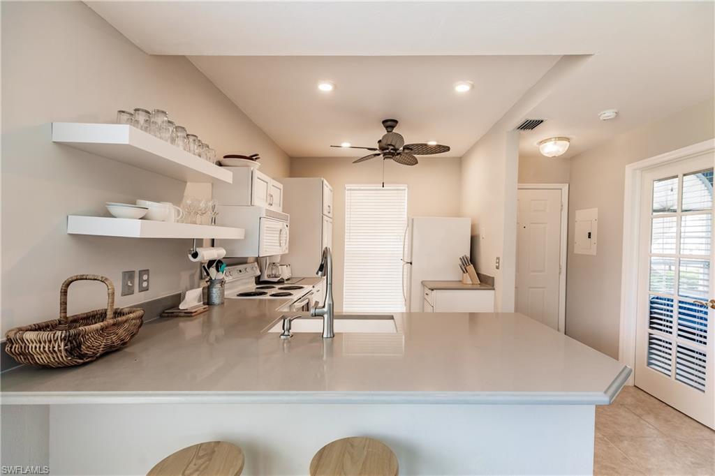 TWELVE OAKS - Residential