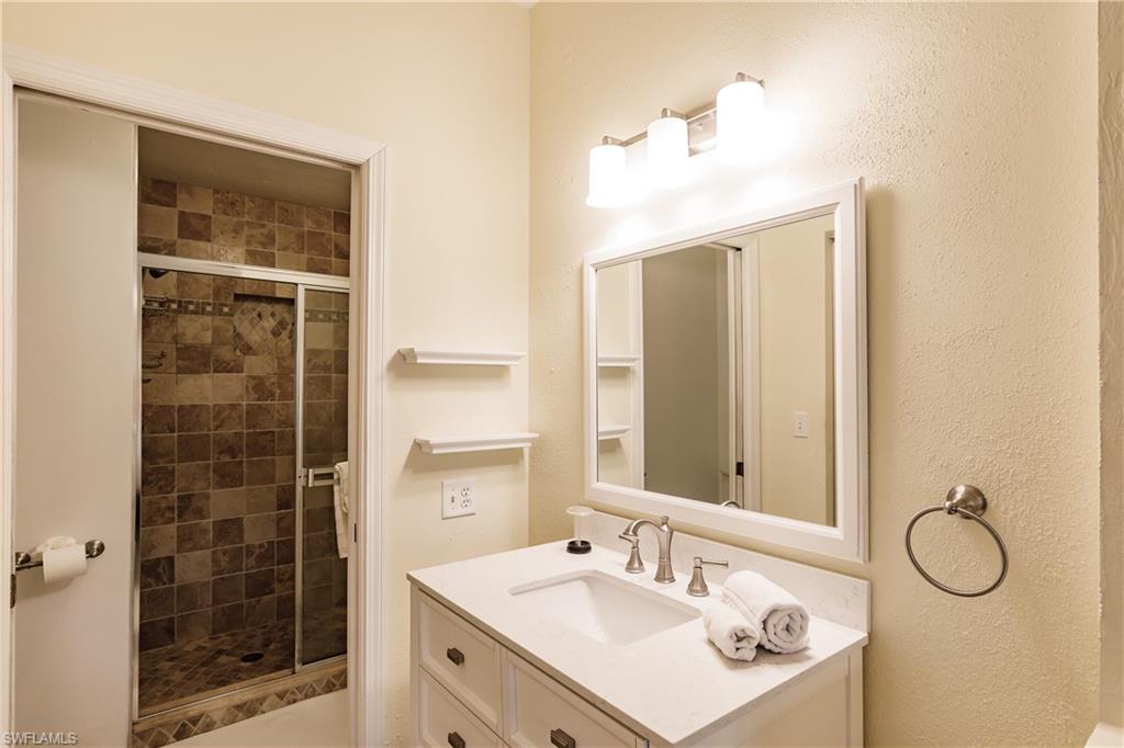 TWELVE OAKS - Residential