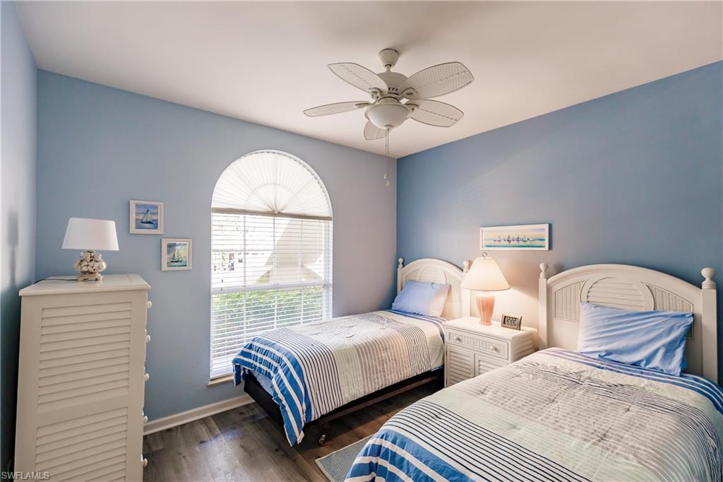 TWELVE OAKS - Residential