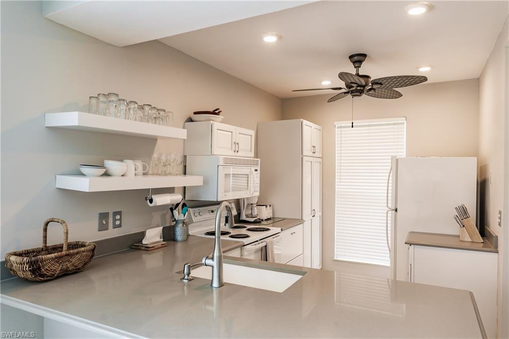 TWELVE OAKS - Residential