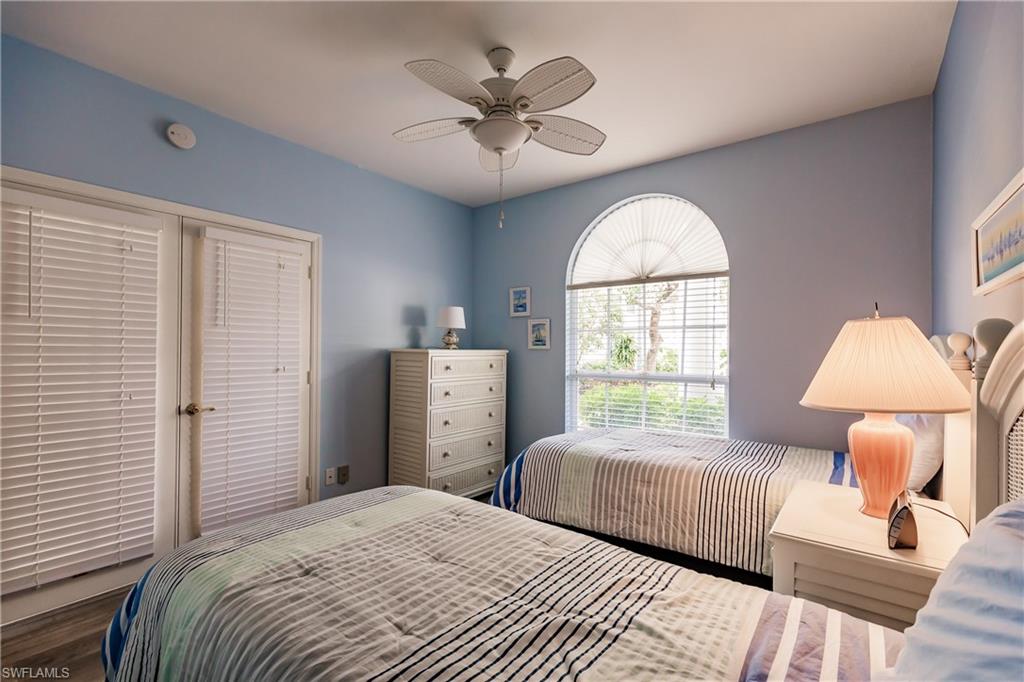 TWELVE OAKS - Residential