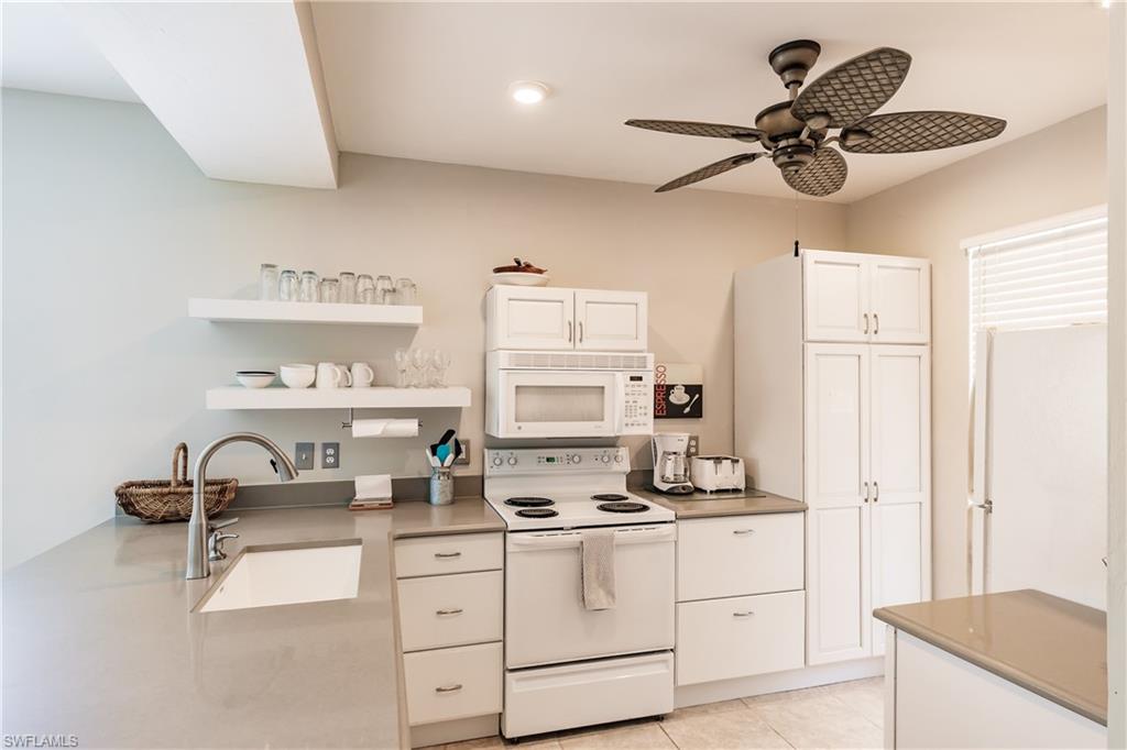 TWELVE OAKS - Residential