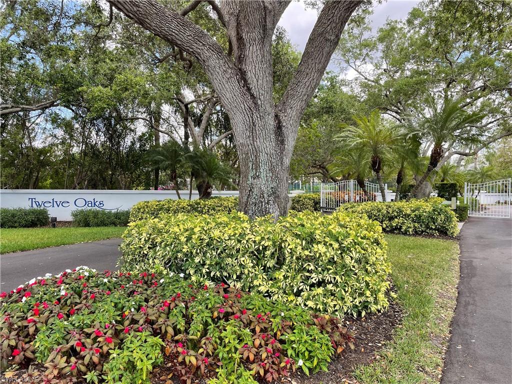 TWELVE OAKS - Residential